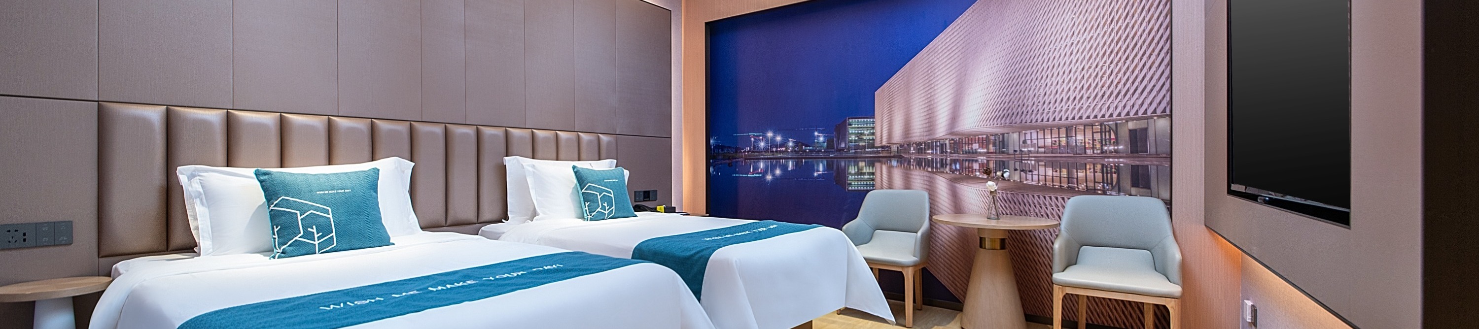 Light Luxury Twin Room