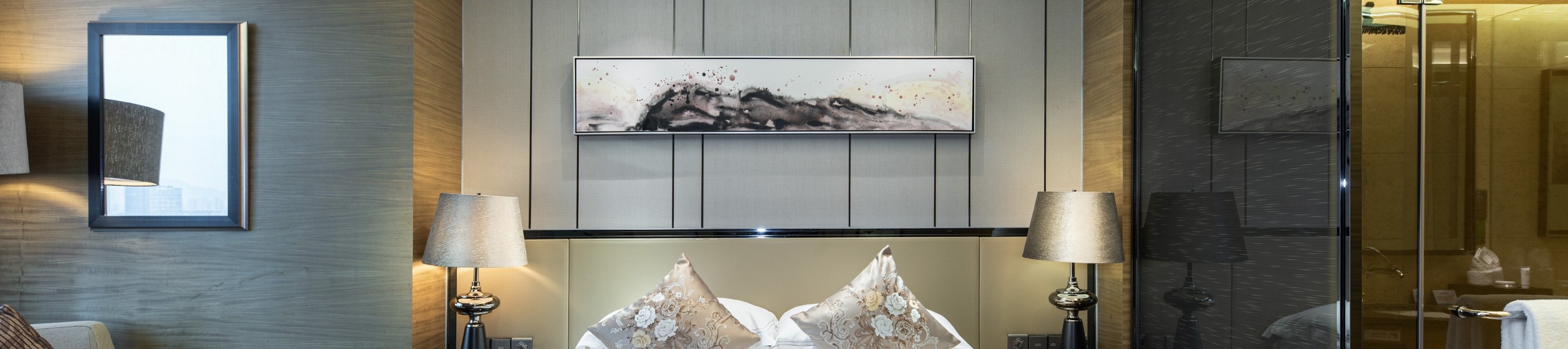 Business Queen Room