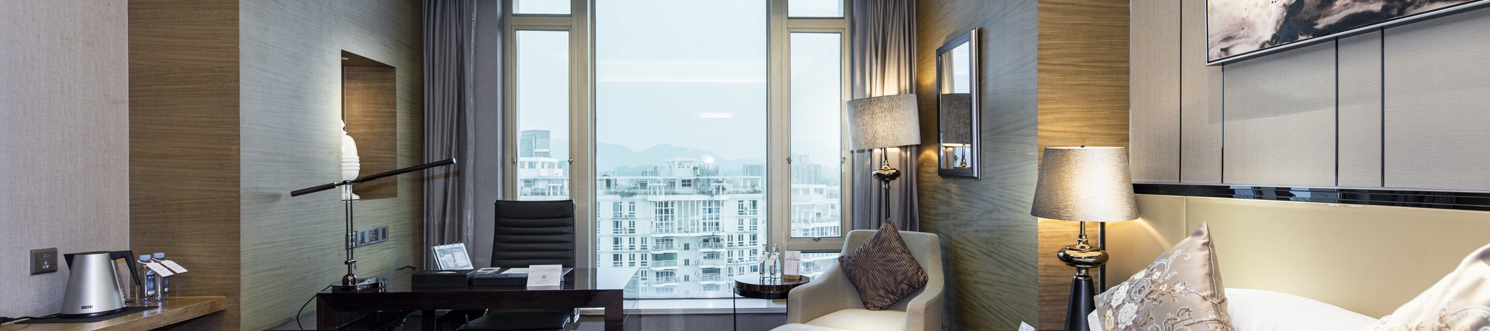 Business Queen Room