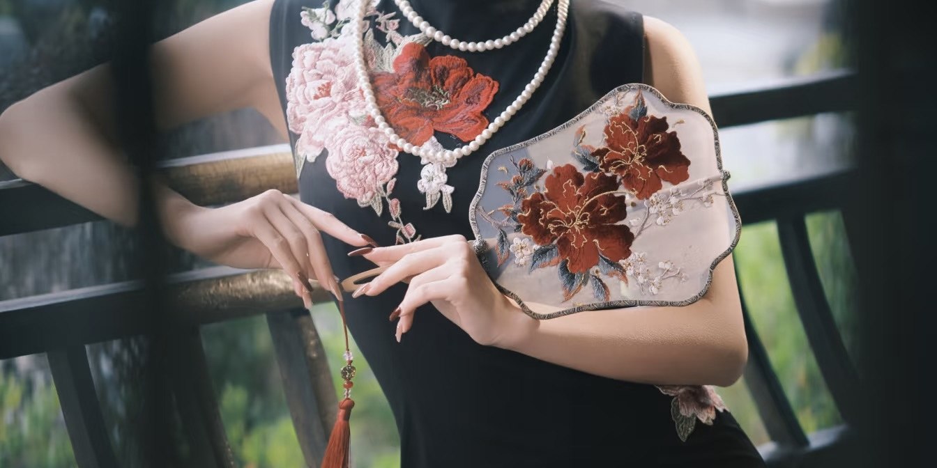 Shanghai Yu Garden | High-end Cheongsam Rental・Makeup & Hair Styling・Photography Experience - Thumbnail 9