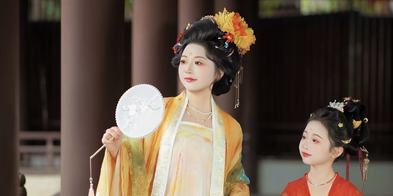 Shanghai Yu Garden Traditional Chinese Costume Hanfu Qipao Experience (Hanfu Rental/Makeup/Photography) - Thumbnail 33