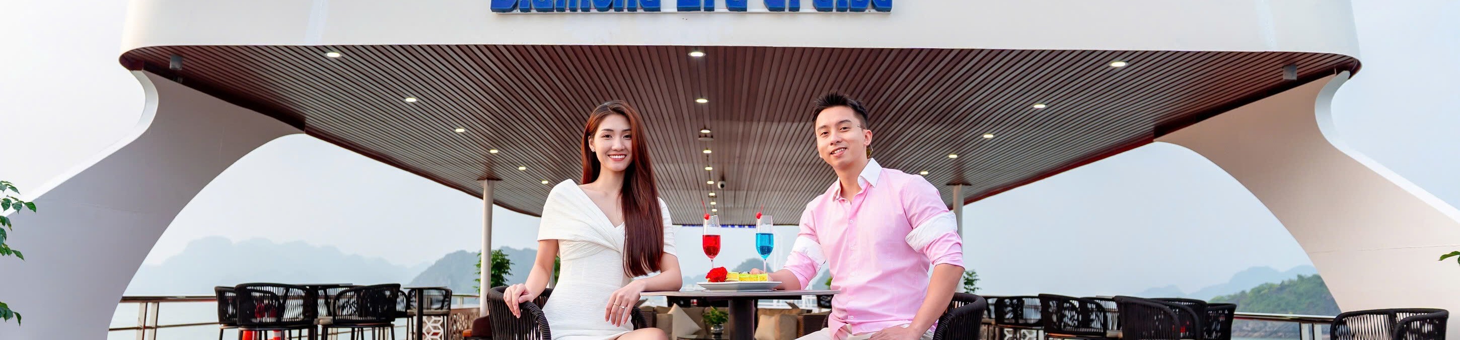 遊輪設有遮蔽系統，無論晴雨，旅客都能登船欣賞美麗風景，並在陽光甲板上盡情放鬆。