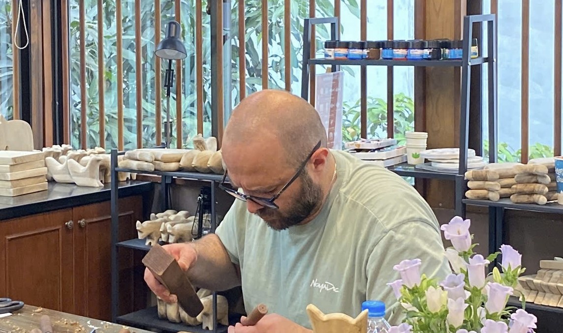 Moc Thon Hanoi: Wood Carving Workshop in a Tranquil Hidden Villa - Thumbnail 48