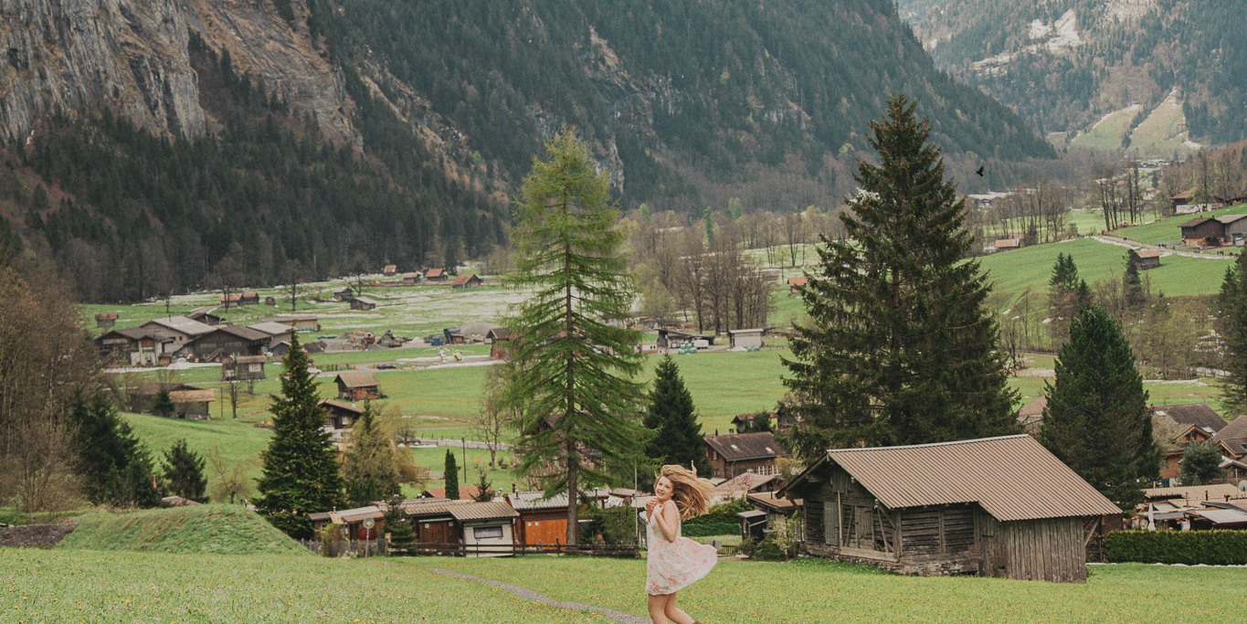 Private Photoshoot Tour: Lauterbrunnen & Wengen at the best spots