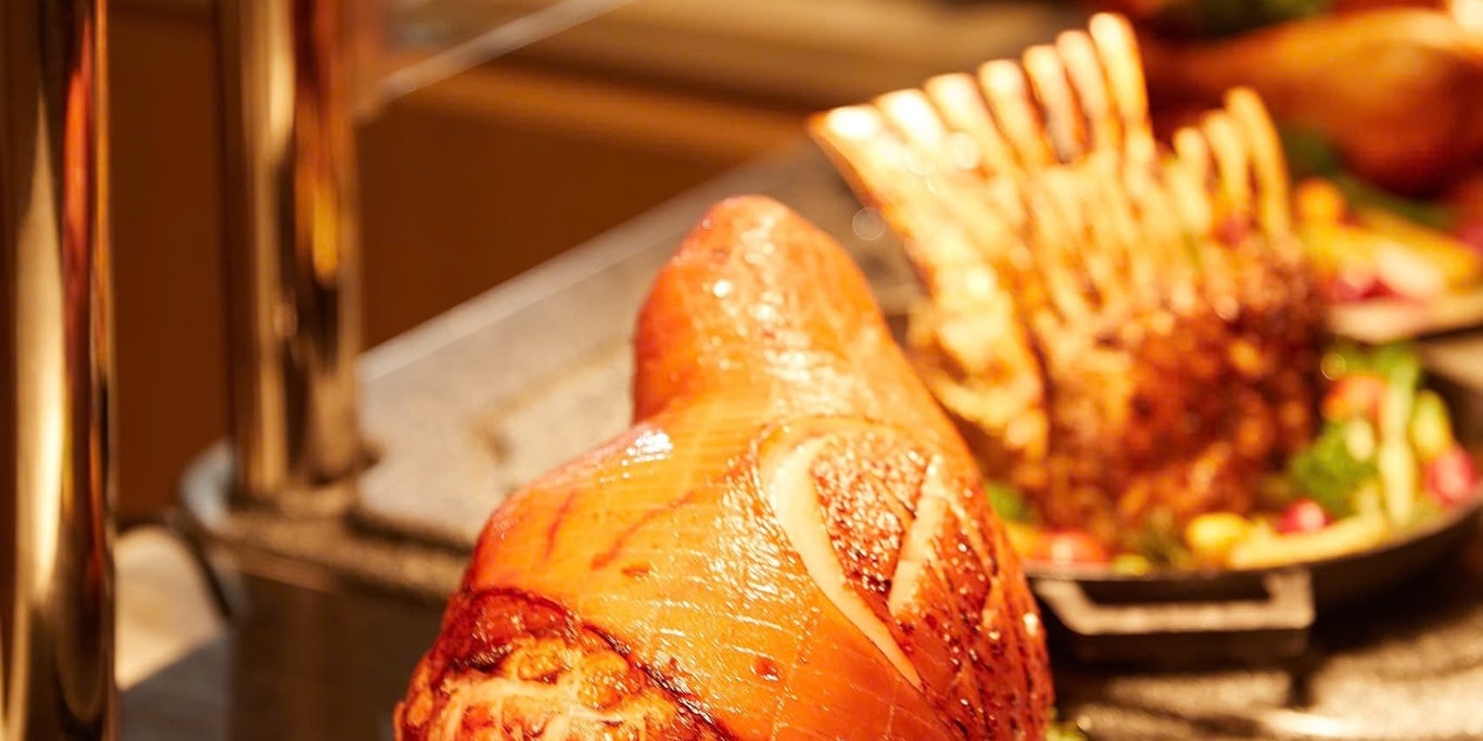 Sheraton Hanoi 飯店 (Oven D'or 餐廳) 國際自助餐