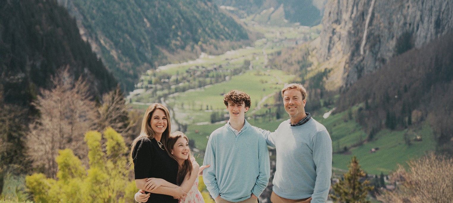 Private Photoshoot Tour: Lauterbrunnen & Wengen at the best spots