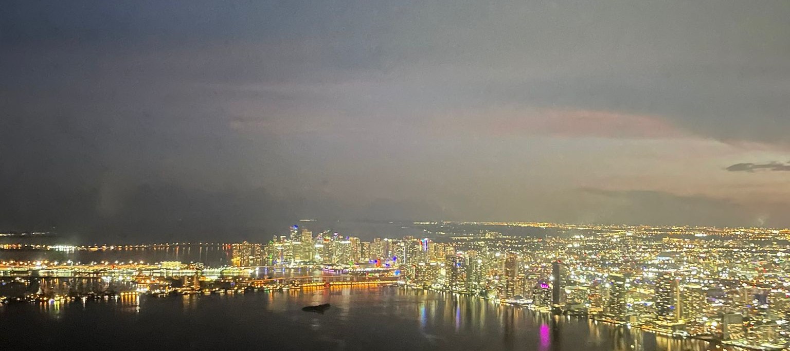 Miami Downtown Private Airplane Tour with Soft Drinks