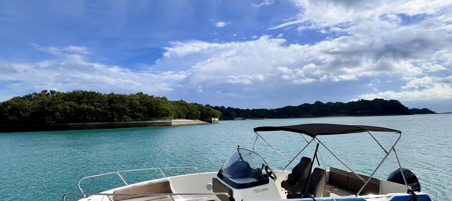 聖淘沙灣碼頭（Sentosa Cove Jetty）- 拉撒路島（Lazarus Island）渡輪服務（YachtCruiseSG提供）