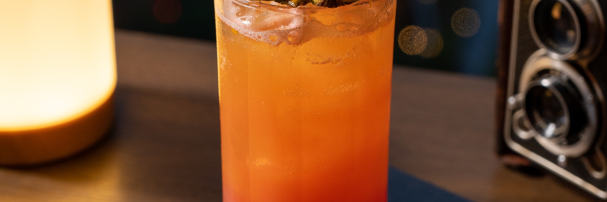曼谷英迪格酒店CHAR屋頂酒吧 (CHAR Rooftop Bar at Indigo Hotel Bangkok)