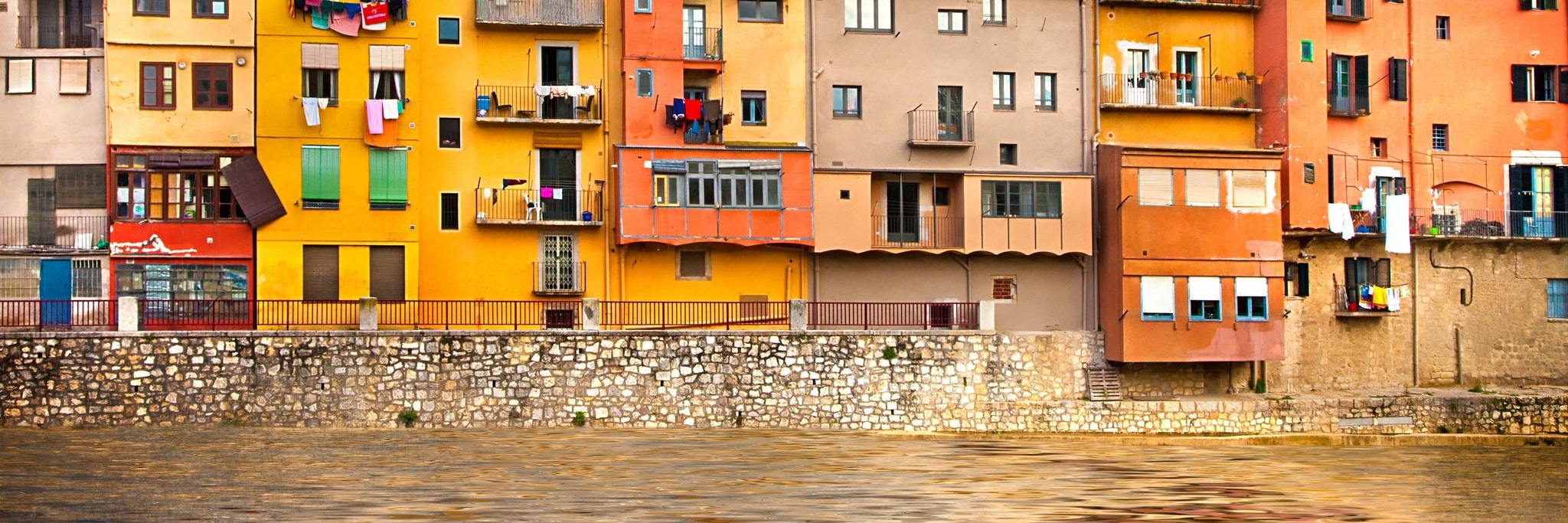 Guided Tour to Girona, Besalú and Pals from Barcelona