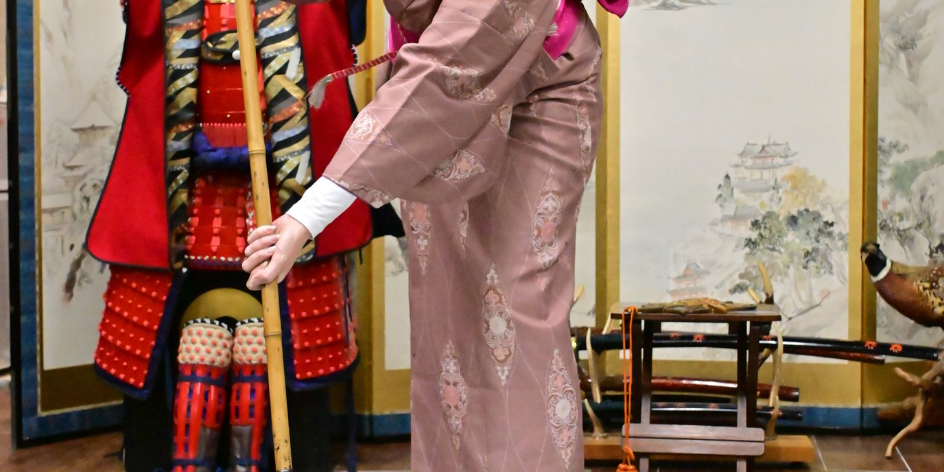 在大阪城附近體驗武士道與禪文化，並可拍照留念