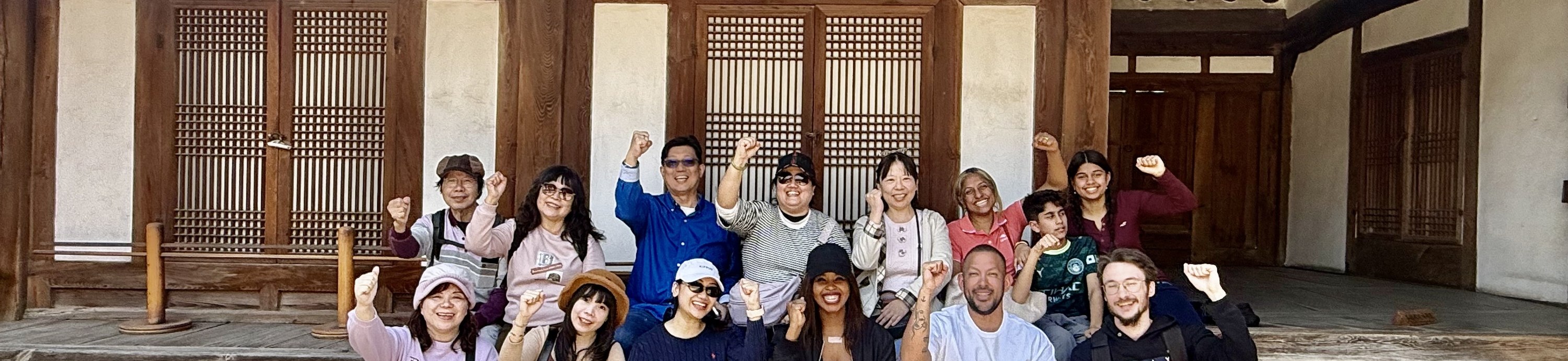 行程：阿홉山林 - 佛國寺 - 校村傳統村落 - 崔氏古宅 - 慶州大陵苑 - 皇理團路 - 慶州國立博物館 - 東宮與月池（可選） - 月精橋