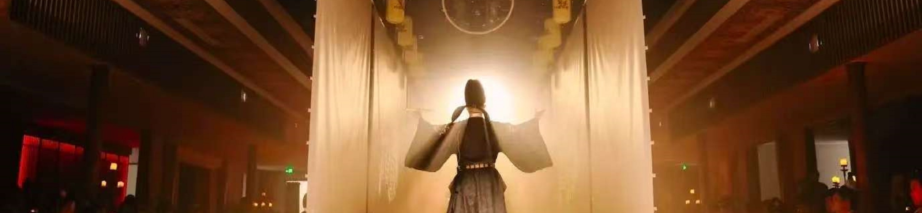 洛陽《龍門宴樂》沉浸式體驗千年盛世隋唐宮廷盛宴（帝王同款宮廷宴會場景+唐風樂舞表演+宮廷御膳小吃+可選古代服裝換裝體驗）