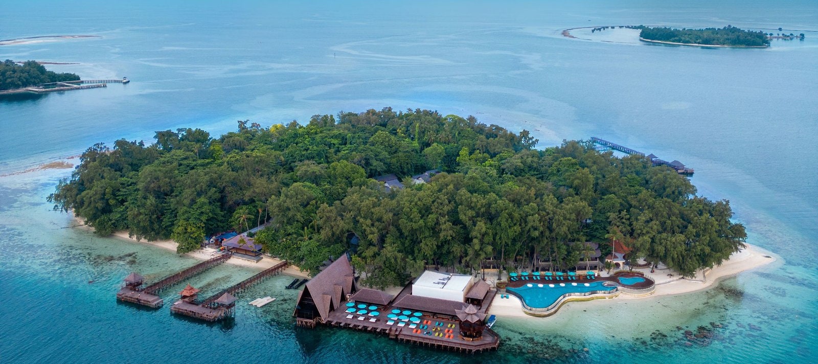 從空中俯瞰雅加達附近迷人的塞帕群島（Sepa Islands），奢華與自然在此完美交融