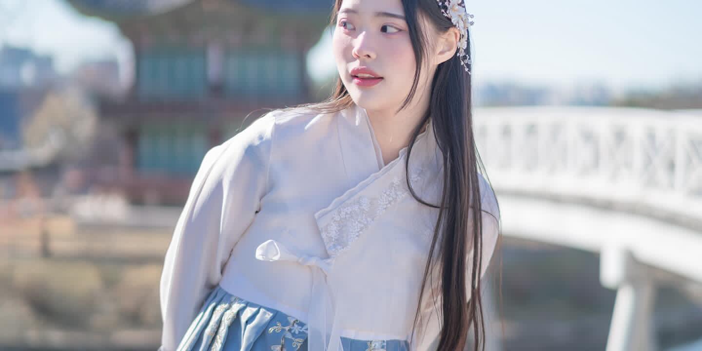 韓服租借 + 髮型設計 + 配件