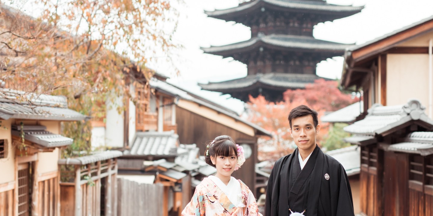 祇園和東山:歷史街區,保留了町屋建築、石板街道、寶塔和寺廟。最適合拍攝傳統和服寫真。由於當地限制,僅允許在10:00之前拍照。 祇園和東山:歷史街區,保留了町屋建築、石板街道、寶塔和寺廟。最適合拍攝傳統和服寫真。由於當地限制,僅允許在10:00之前拍照。