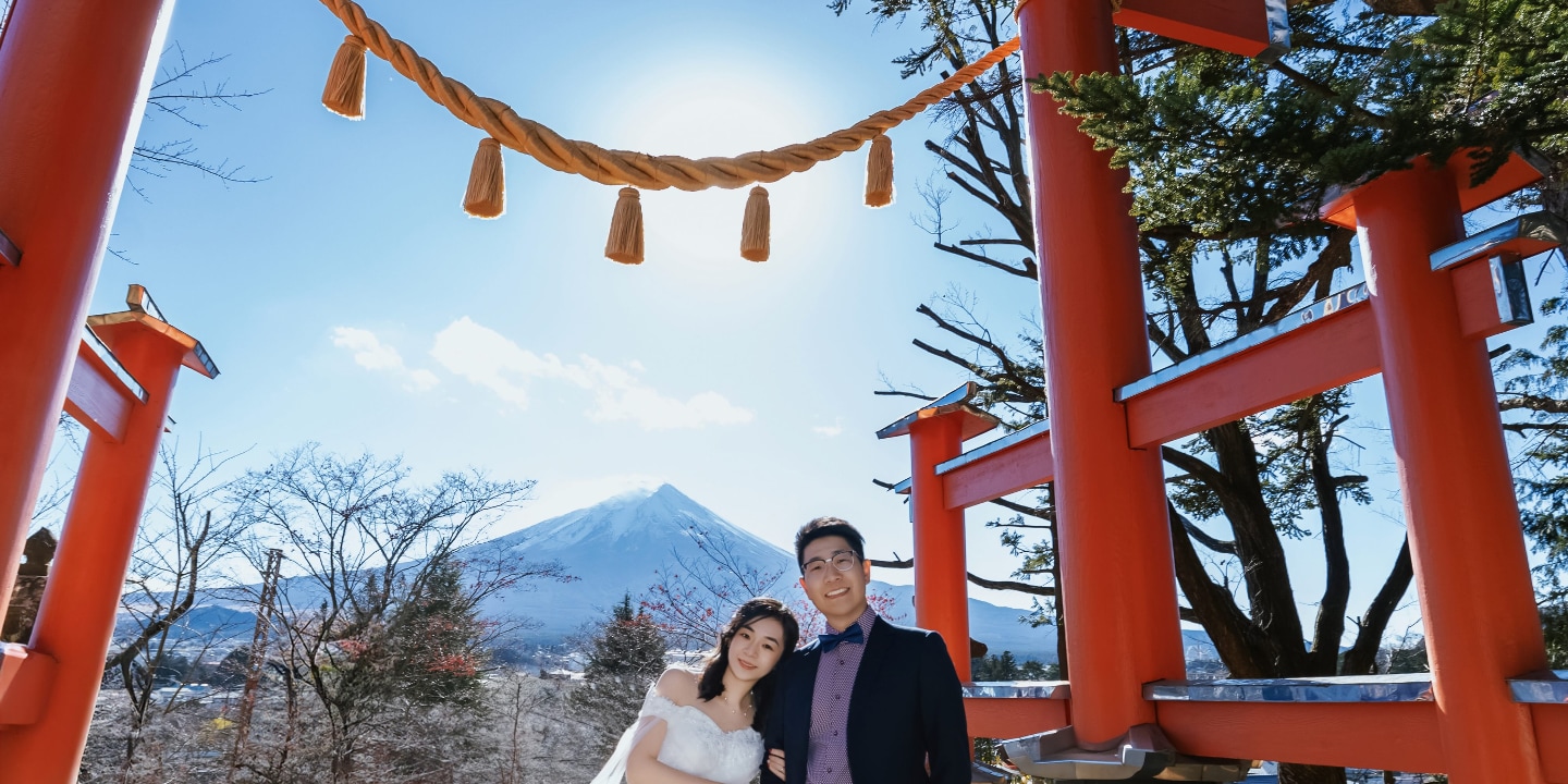 新倉山淺間公園 - 著名的山坡神社，可欣賞寶塔和富士山的美景，是欣賞櫻花和秋色的標誌性景點
長崎公園 - 靜謐的湖畔公園，擁有自然風光，並以富士山為背景