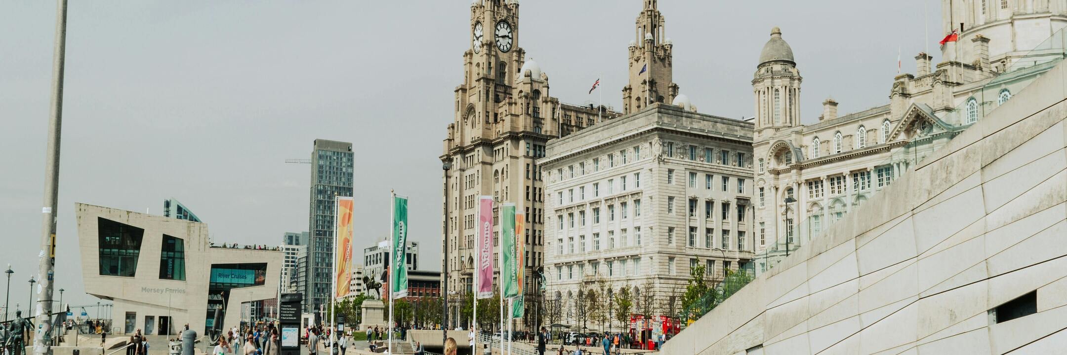 Liverpool: Private Guided Half Day drive to the Beatles