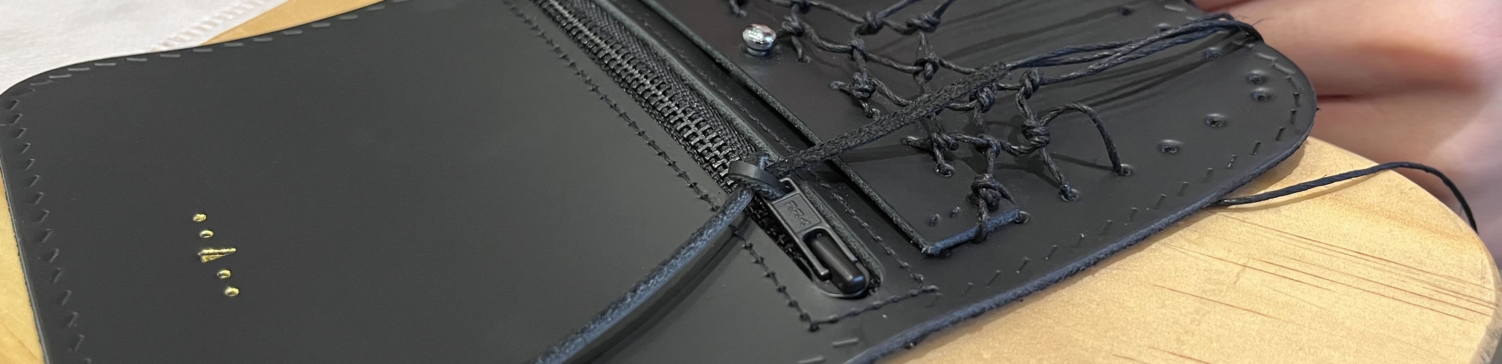 Made of genuine leather, durable and reliable