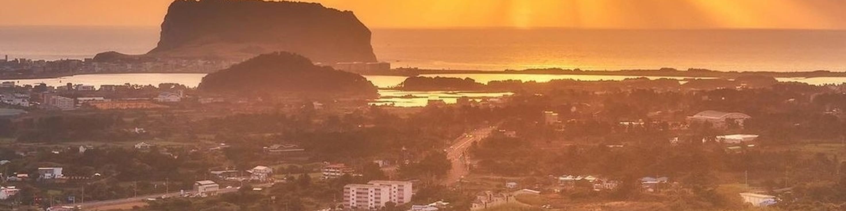 EAST. Hamdeok Seoubong Beach - Haenyeo Museum - Lunch - Seongsan Ilchulbong - Ilchul Land (Sunrise Land) Lava Tube System - Seongeup Folk Village