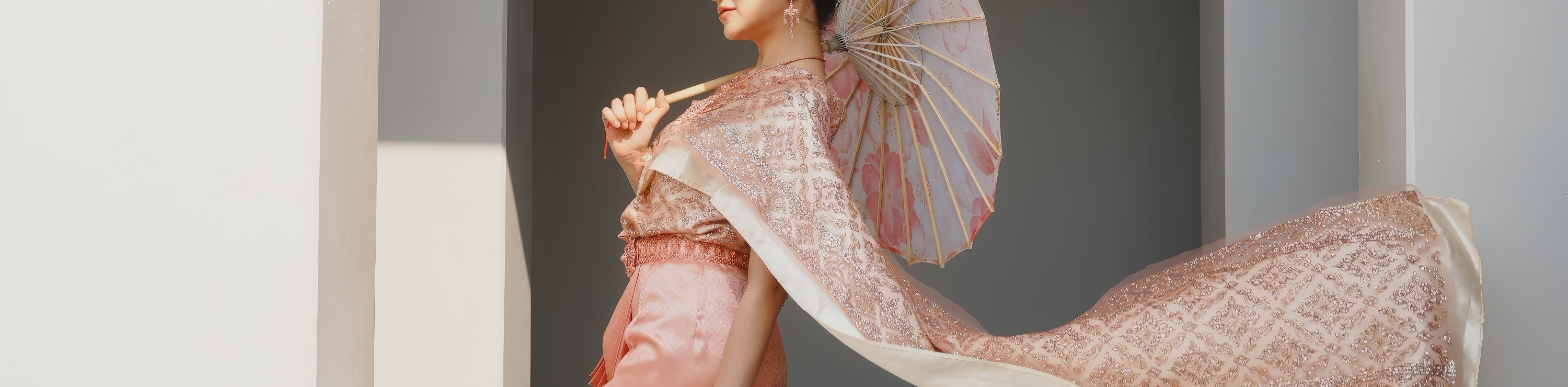 ThaiGlamStudio - 曼谷泰服租賃，含化妝和髮型設計