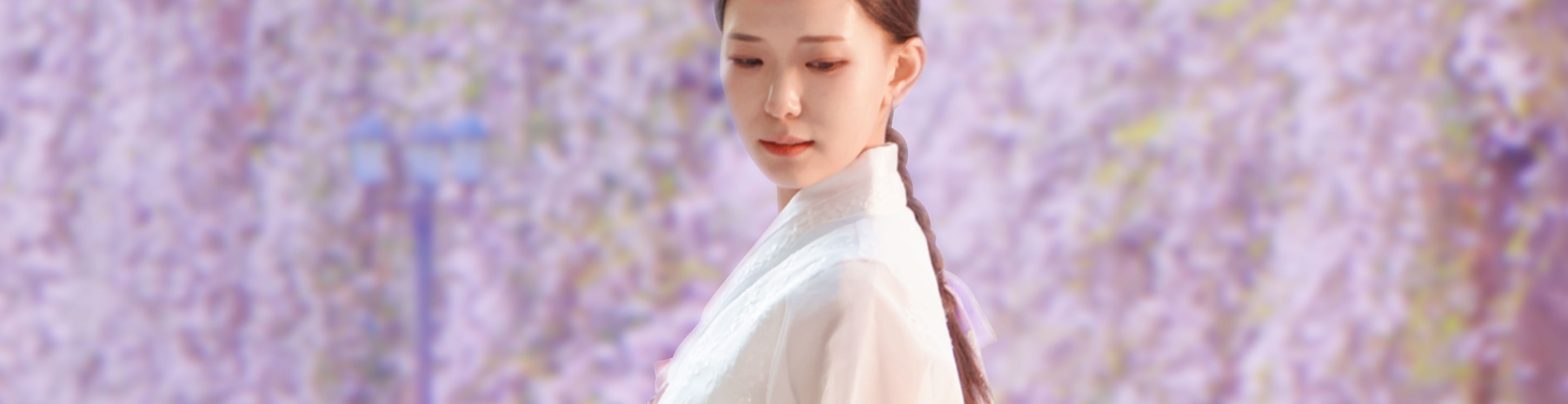 多款色彩繽紛的韓服任你挑選，與島嶼的四季美景完美搭配。