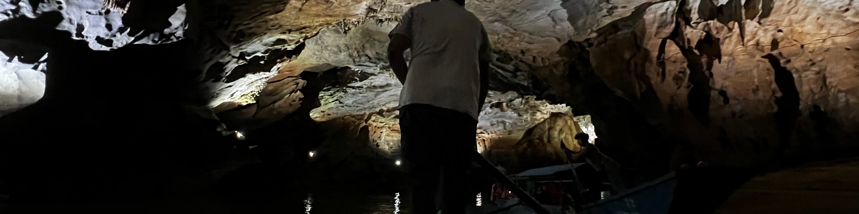 黑洞（Dark Cave）& 峰牙洞（Phong Nha Cave）一日遊