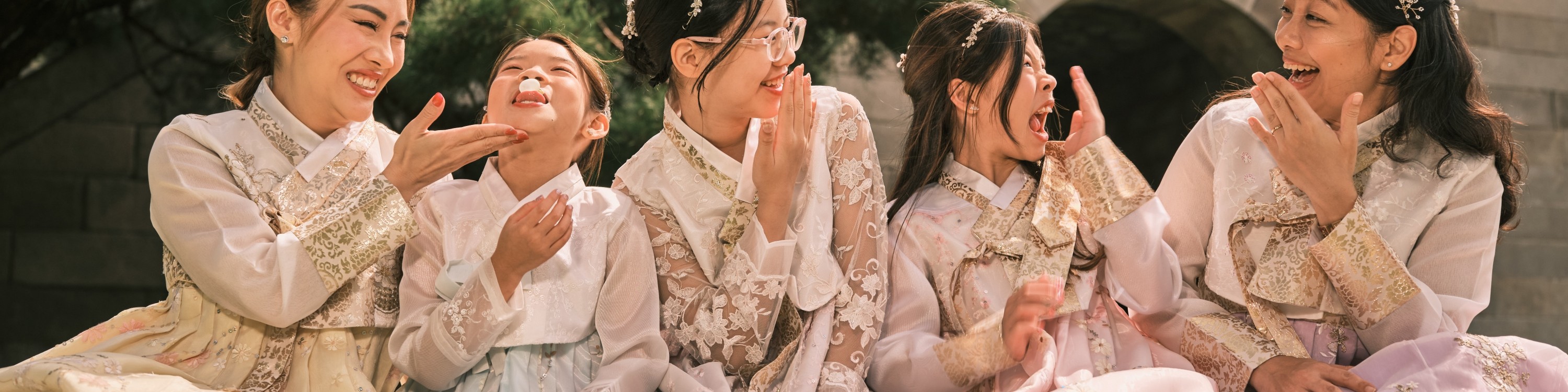 Cinematic Hanbok Photoshoot Experience - Thumbnail 6