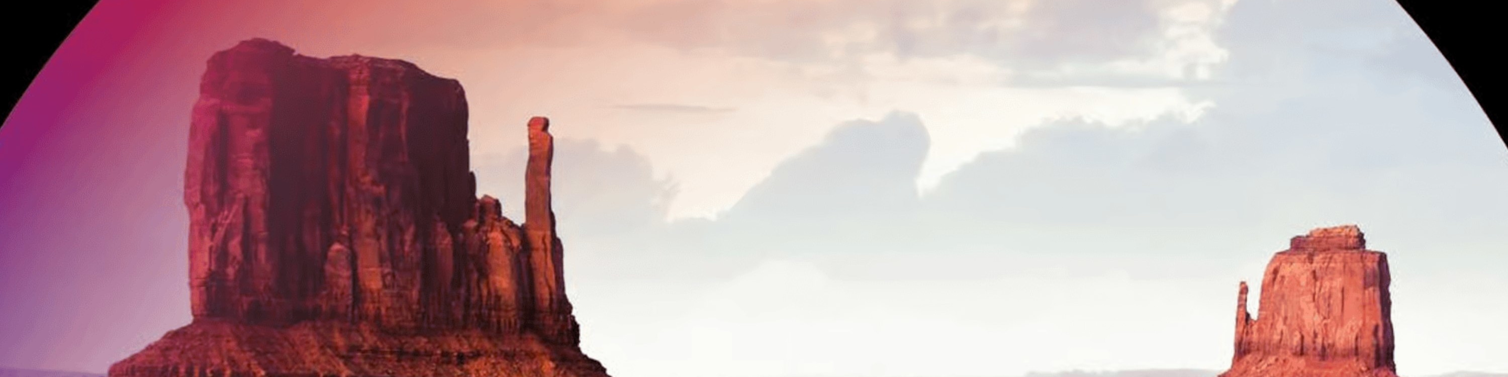在高空翱翔的同時，欣賞標誌性地標的美景