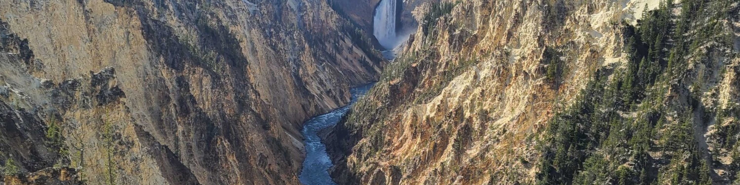 Expansive view of the Grand Canyon of the Yellowstone’s dramatic cliffs