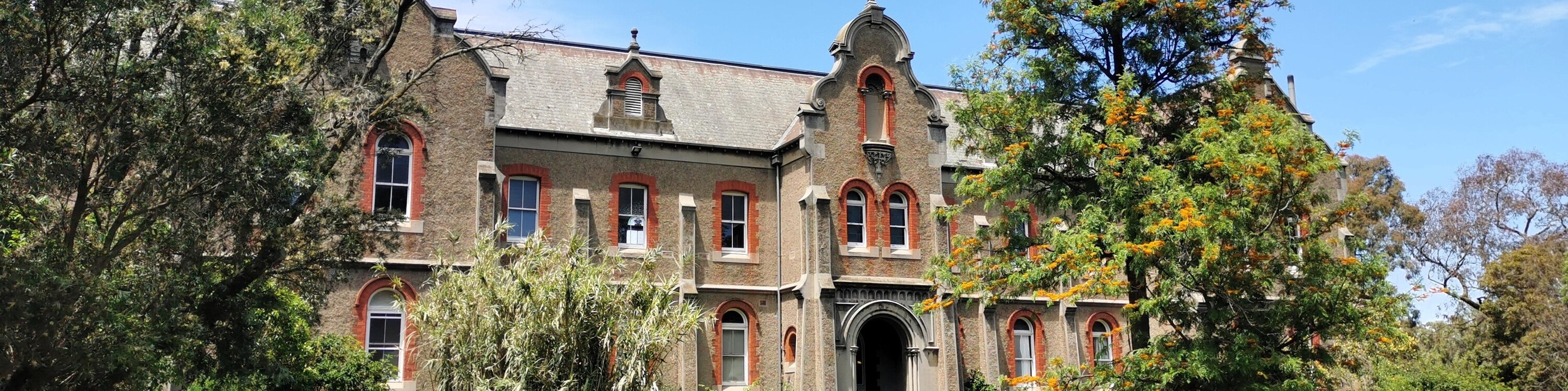 Yarra River Walk & Heritage Convent Experience