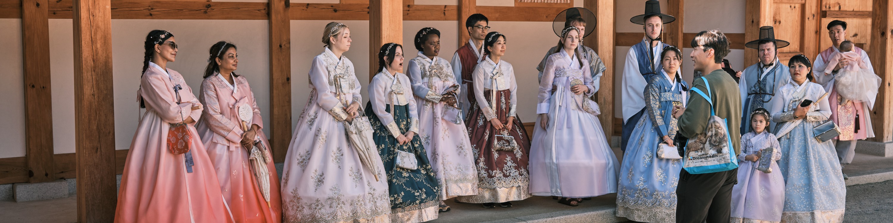 探索建築細節，解鎖隱藏在建築中的神秘符碼。