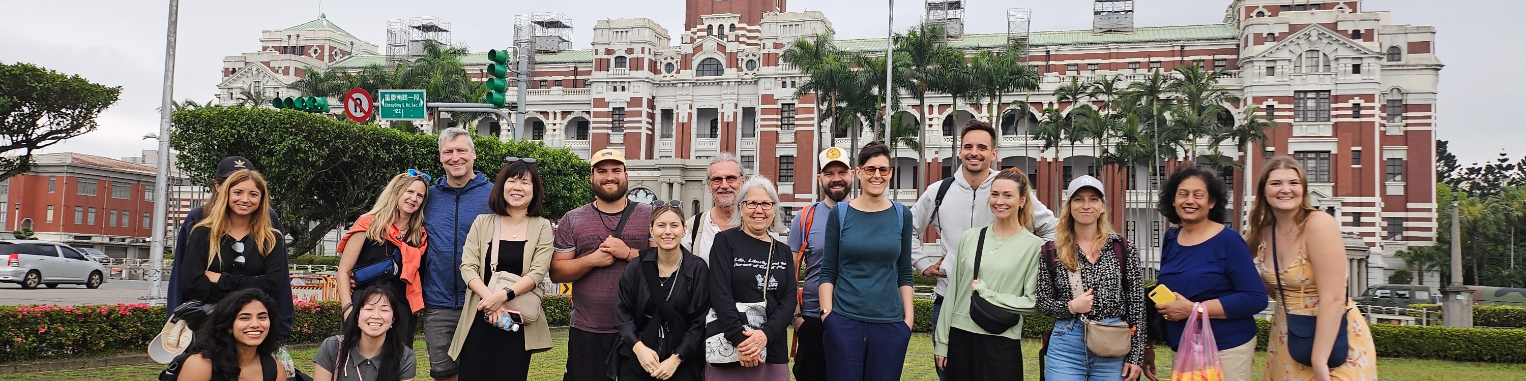 Taipei Free Walking Tour: Taipei Old Town Introduction Historical Tour