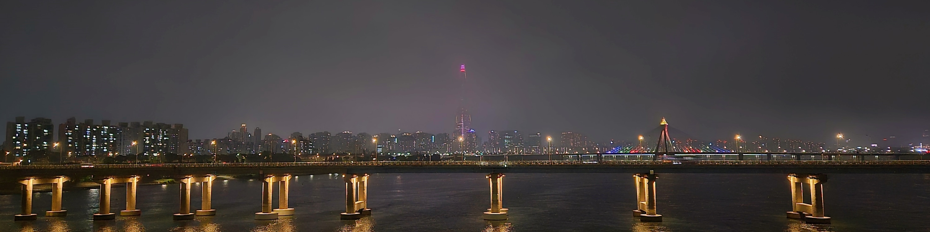Gwangjin Bridge - the final leg of our journey. 