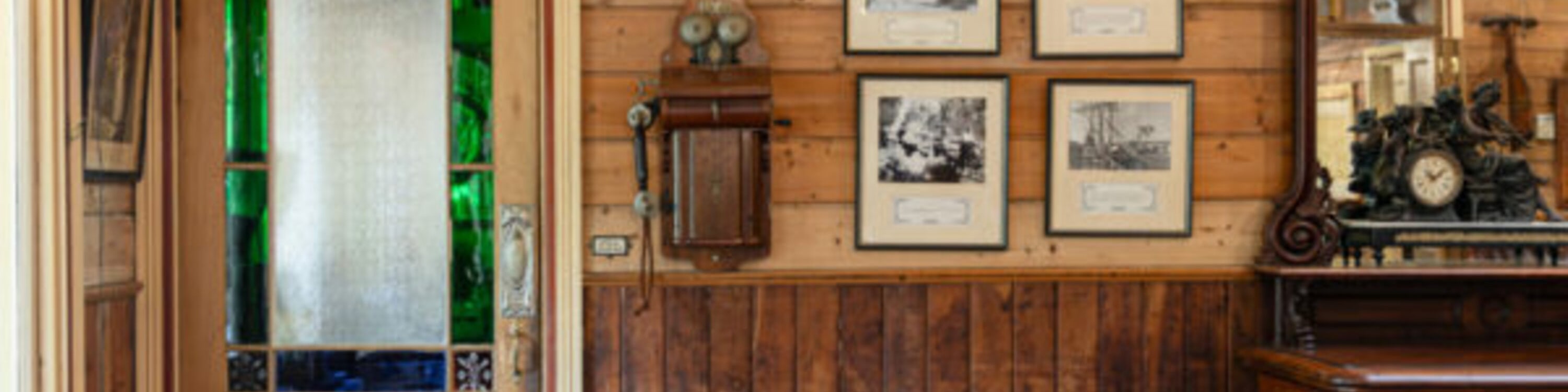 Yarra River Heritage Walk & Boathouse Lunch Experience