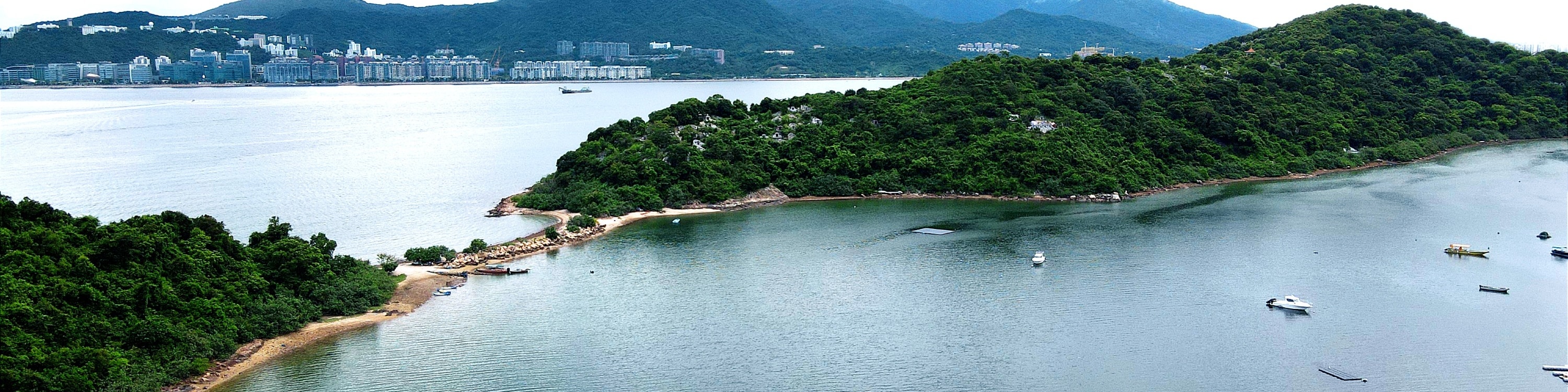 大埔馬屎洲海岸地質公園登岸遊覽+海上魚排釣魚體驗+暢玩海上遊艇滑梯泳池獨木舟