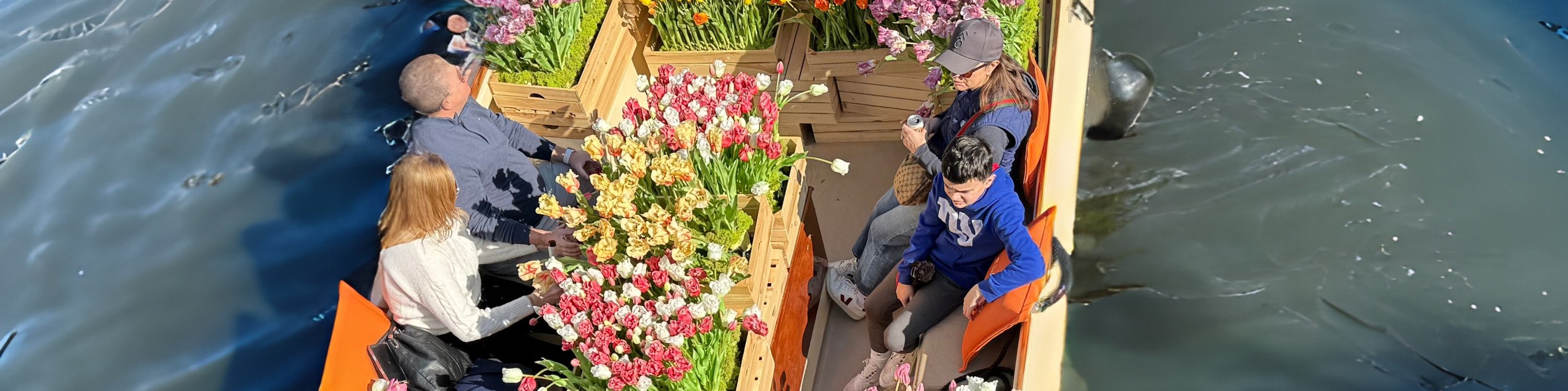 阿姆斯特丹 (Amsterdam) 運河豪華遊船賞花之旅（船上酒吧）