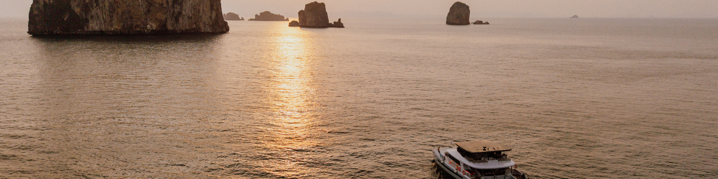 普吉島：乘坐豪華遊艇前往007島
