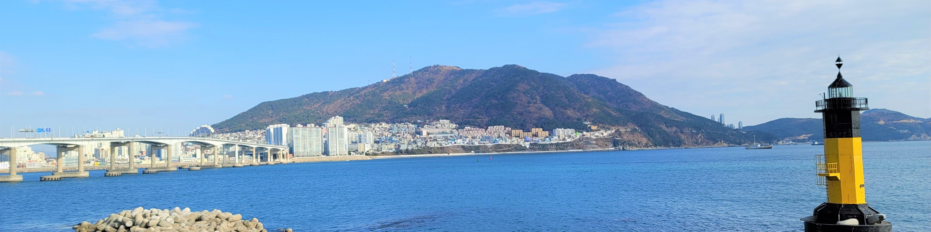 甘川文化村 & 札嘎其魚市場徒步之旅