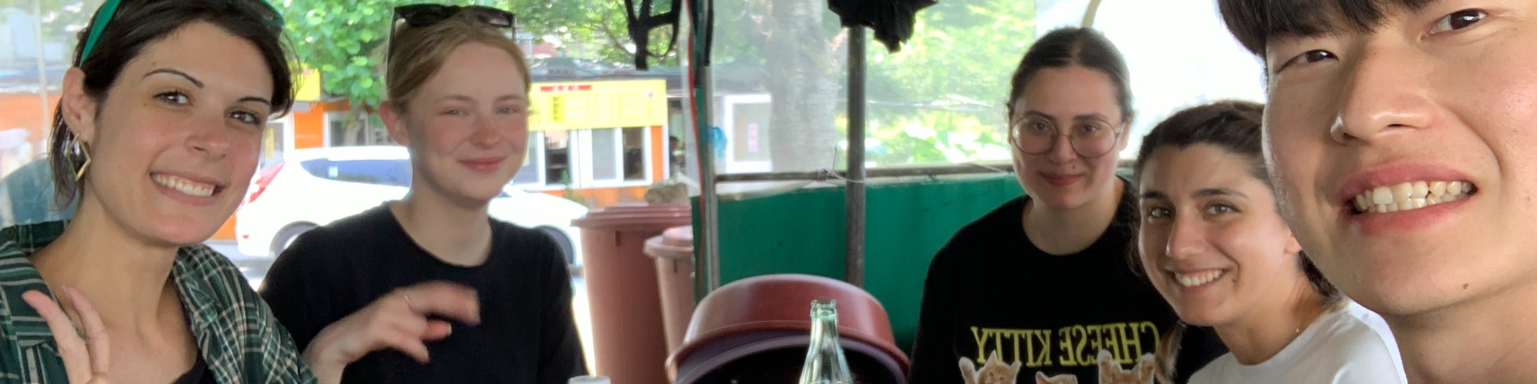 徒步2小時後，我們在隱秘的當地餐廳享用午餐和米酒