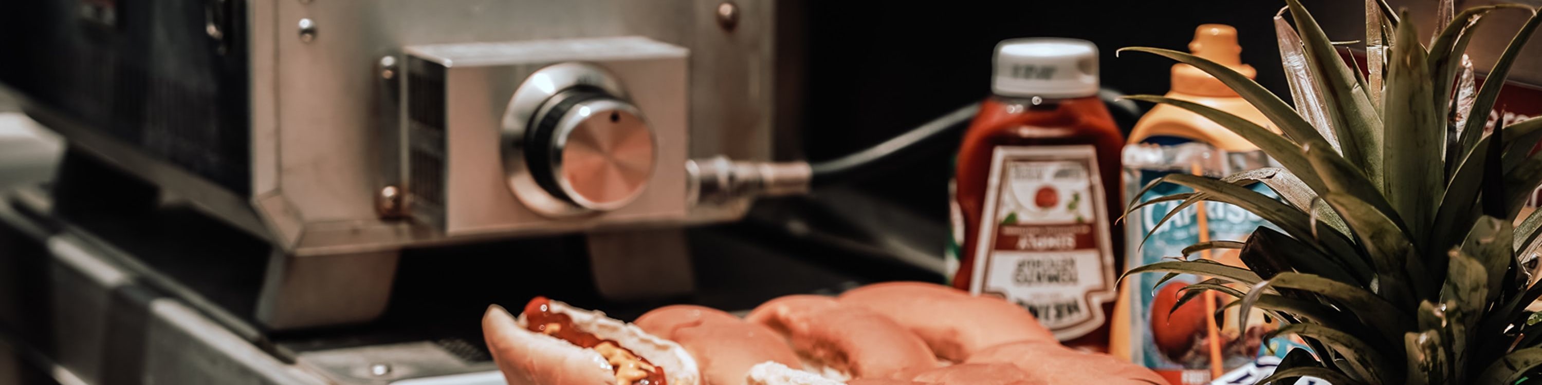 船上現烤午餐準備中，盡情享用在地風味與美味海島料理