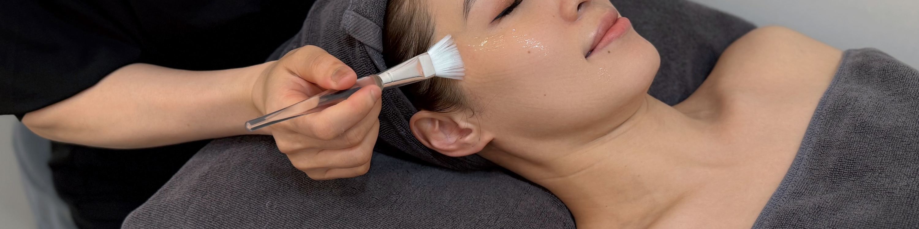 Rose Ice Moisturizing Facial Treatment - Moisturizes, reduces dry lines, soothes and resists allergies, strengthens skin function, and restores skin to health.