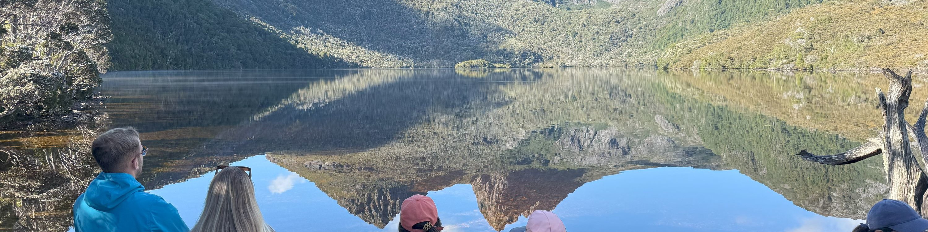 鴿湖倒影。與我們一同踏上旅程，欣賞這一奇觀。