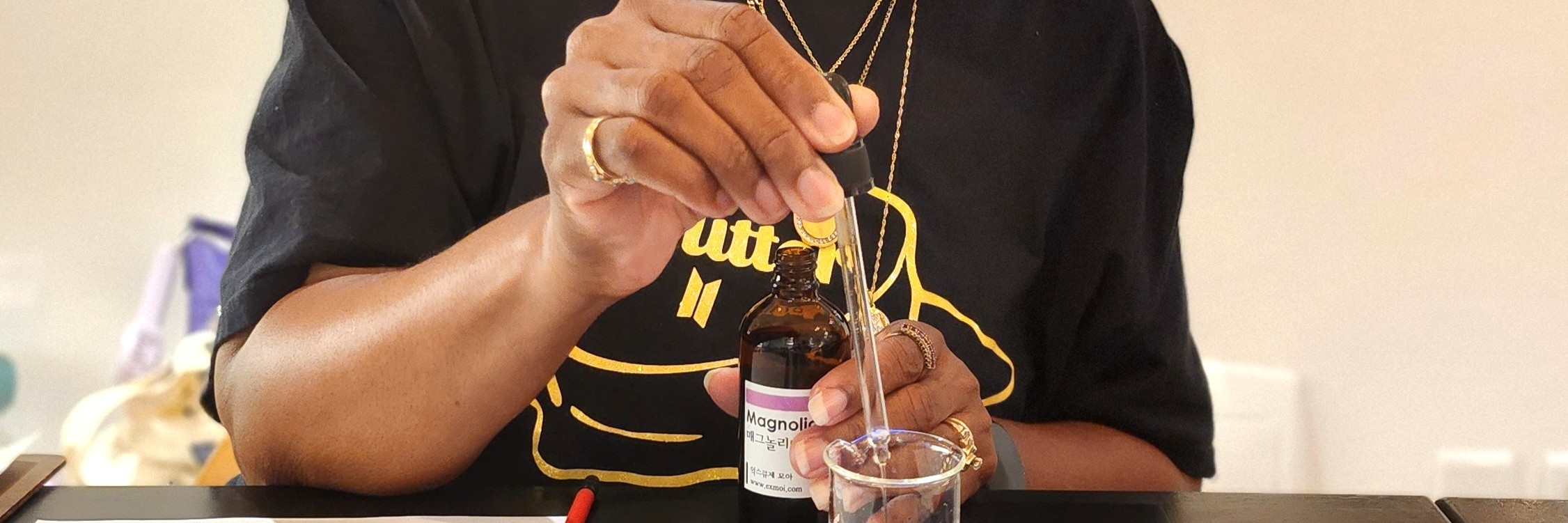 我親手調配並手工混合我的配方。