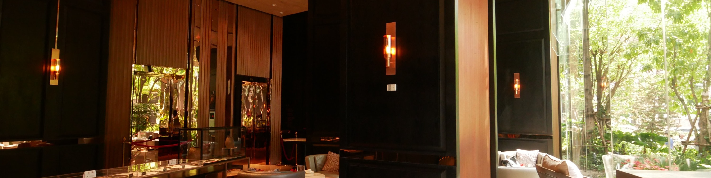 下午茶，曼谷素坤逸凱悅酒店 (Hyatt Regency Bangkok Sukhumvit) 大堂酒廊