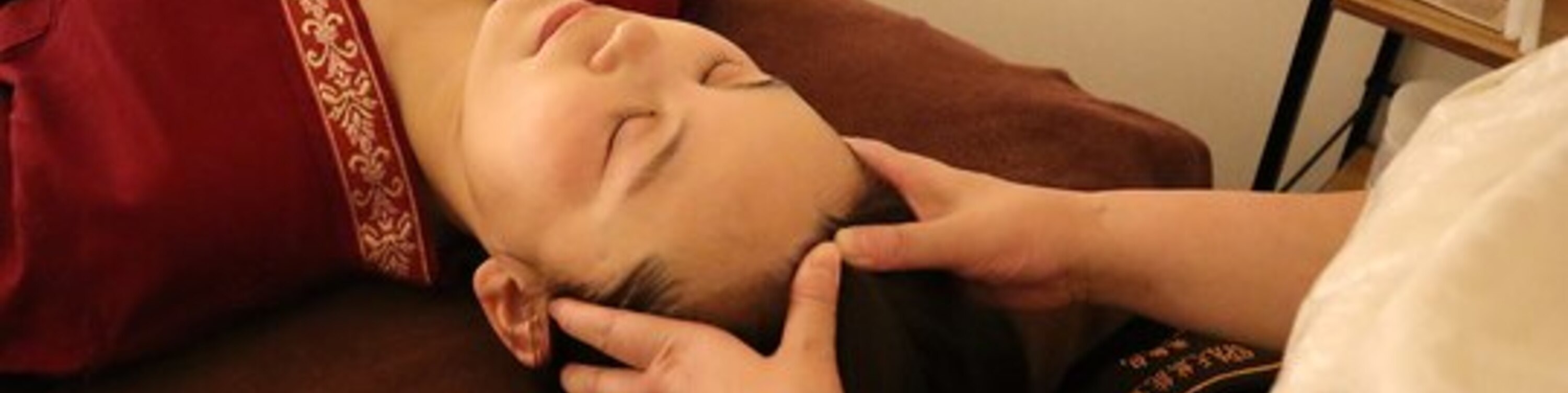 We offer a variety of services such as foot massage, holistic conditioning, and head care to meet different relaxation needs and help the whole body regain a light and refreshed state.
