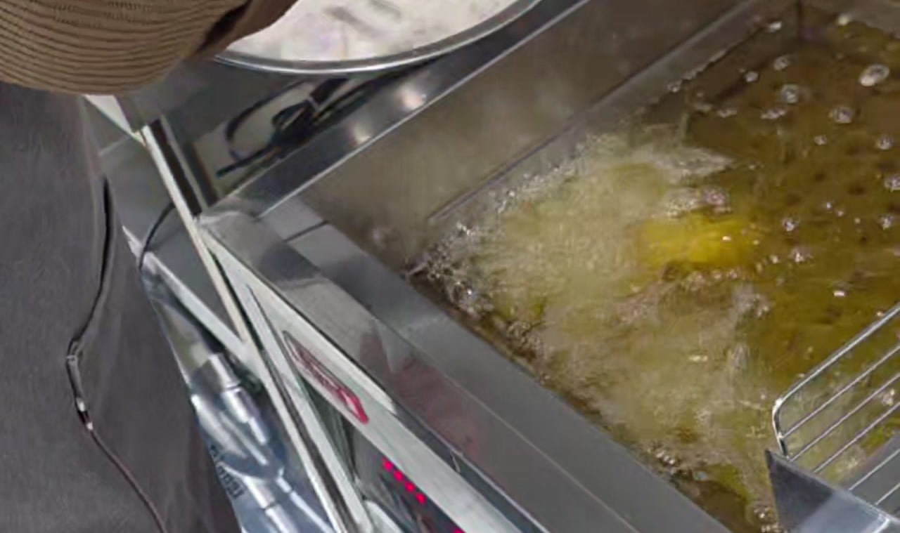 Seoul Korean Fried Chicken & Chimaek Cooking Class in Hongdae - Thumbnail 9