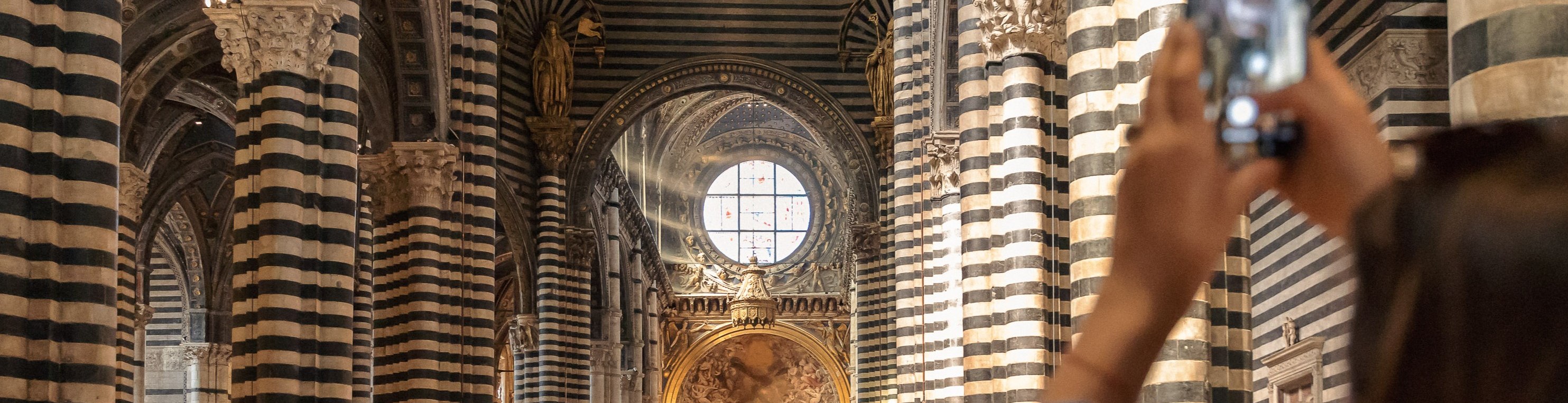 San Gimignano, Siena & Chianti Day Trip with Lunch and Wine Tasting - Thumbnail 4