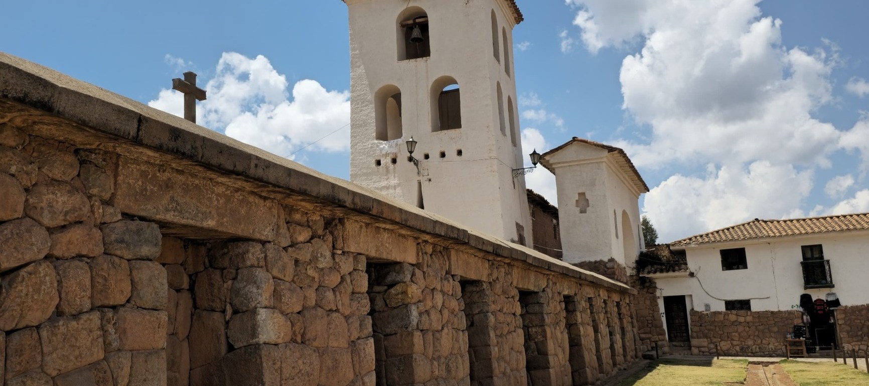 Discover ancient Inca ruins and breathtaking landscapes in the Sacred Valley