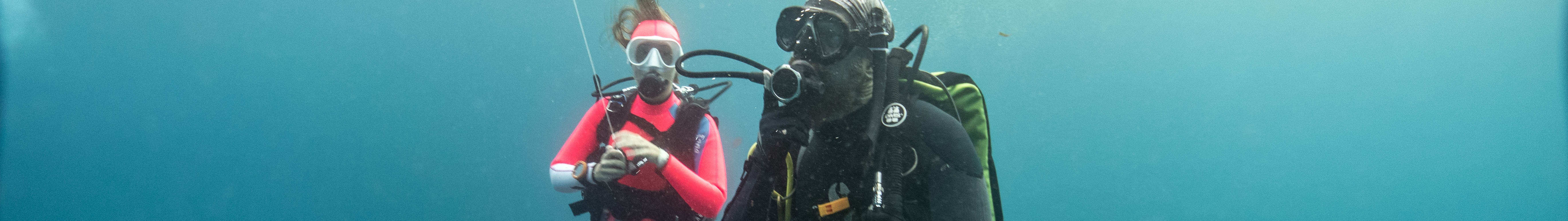 PADI 5* 中心在藍夢島進行高級潛水探險